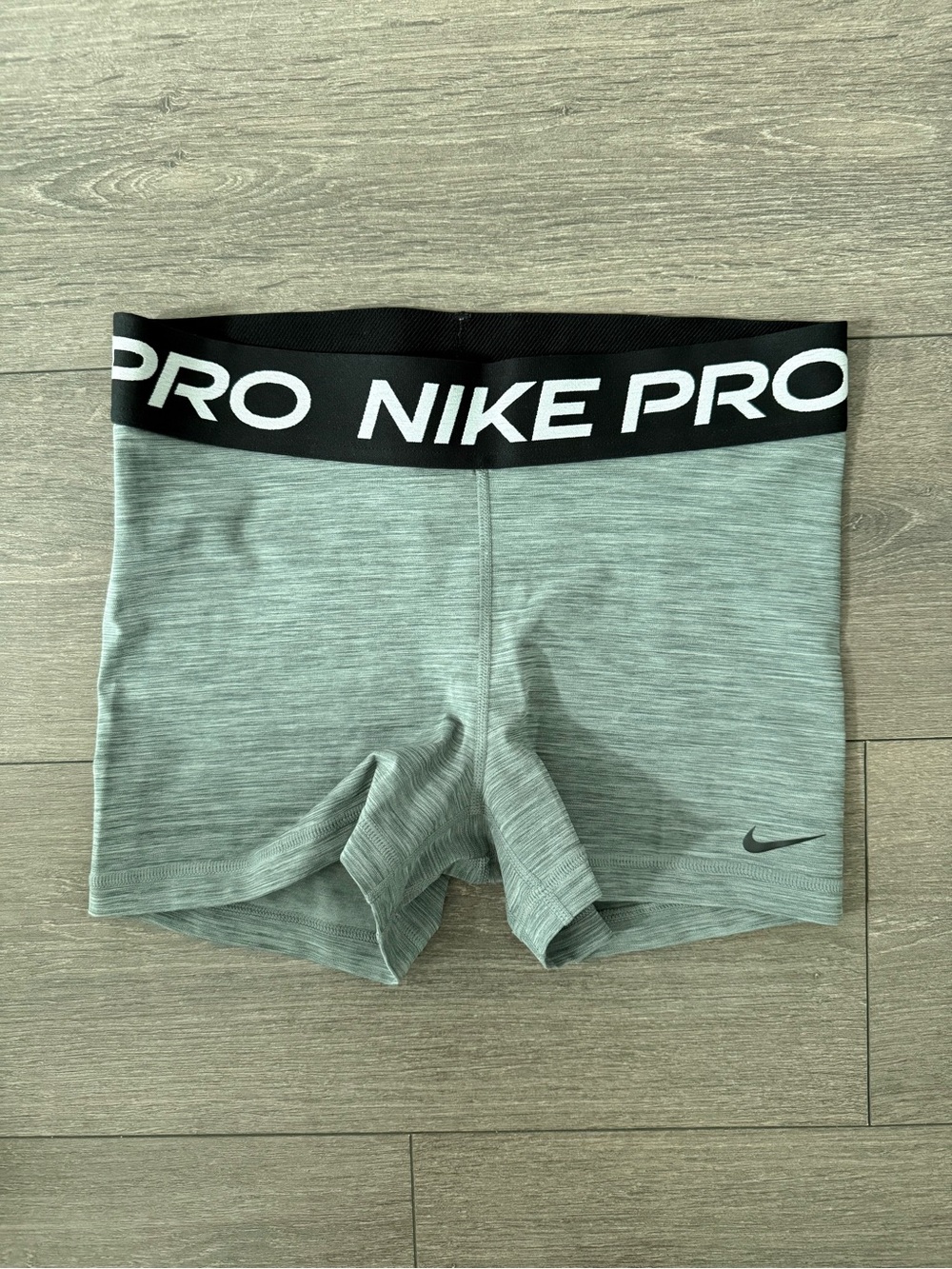 Nike Pro Light Gray Women's Training athletic Shorts high waist medium